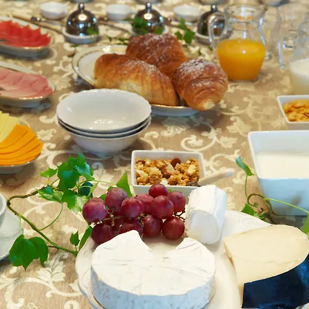 מלון Domaine Michaud Roullens